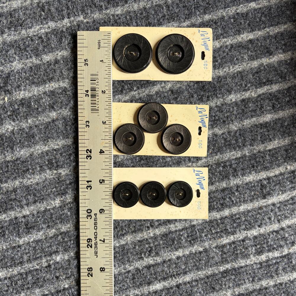 La Vogue Black Vintage Buttons 3 Sizes #2108 - Picture 2 of 3